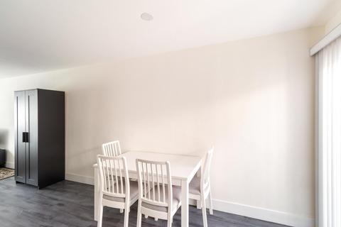 Photo of "#1392-B: Full Bedroom B" home