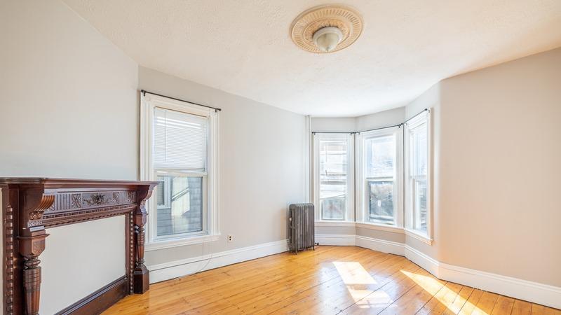 Photo of "#1643-B: Queen Bedroom B" home